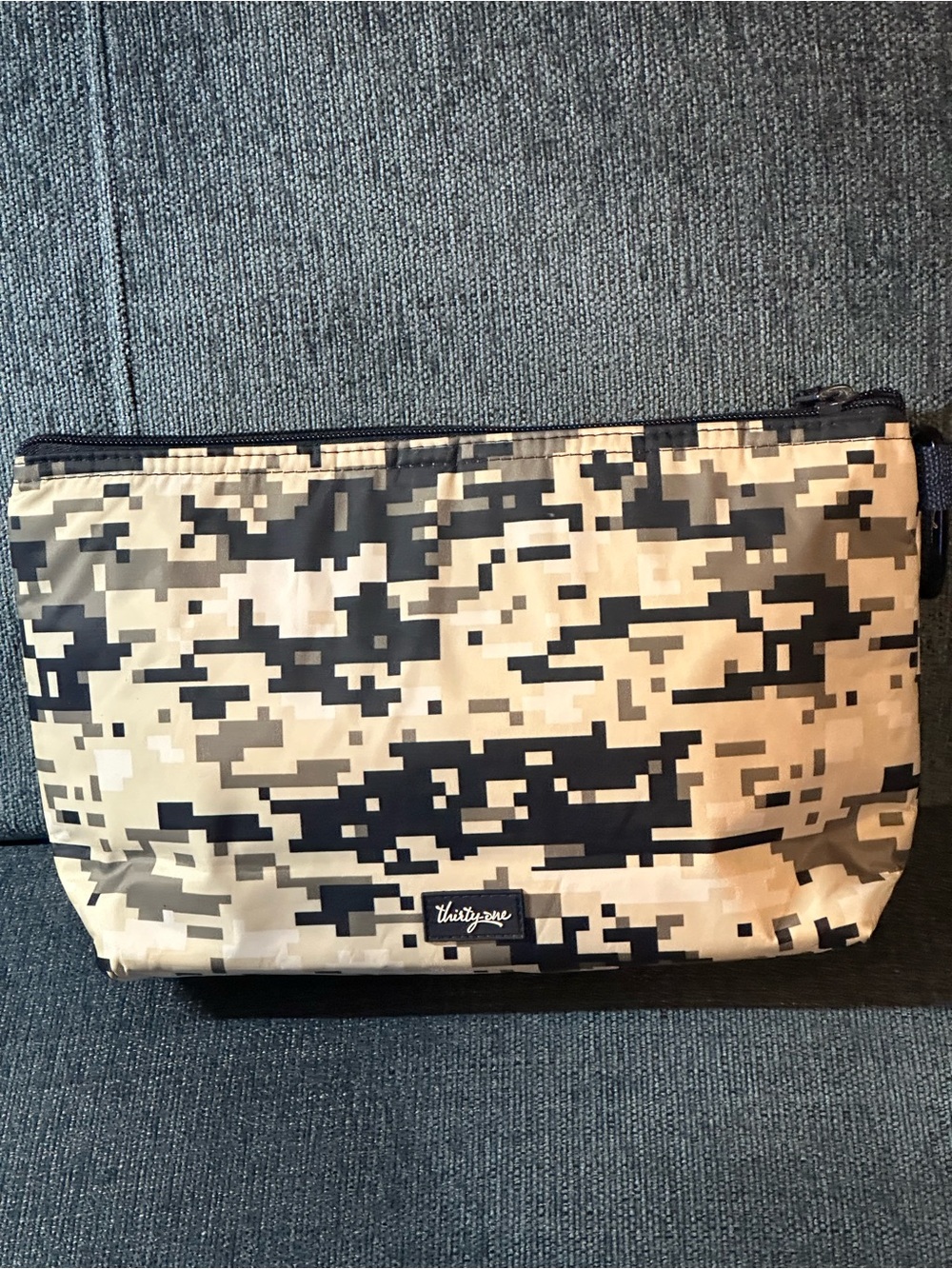 Thirty-Two Digital Camo Cool Clip Thermal Pouch